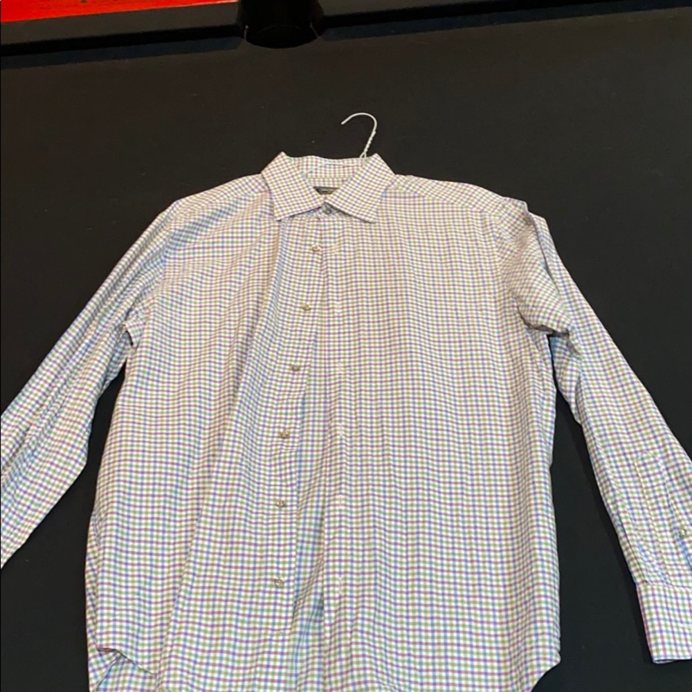 Collared long sleeve dress shirt